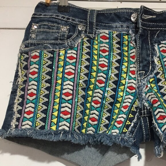 MISS ME EMBROIDERED RAW HEM JEANS SHORTS SIZE 30 - Picture 2 of 14